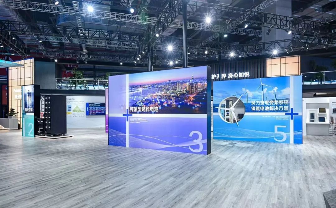 武漢展位設(shè)計搭建公司領(lǐng)你看最具有創(chuàng)意00家企業(yè)展臺的2023進(jìn)博會(松下展位)4